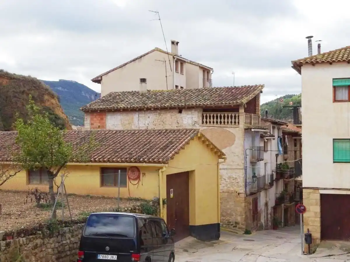Casa adosada en venta en Valderrobres