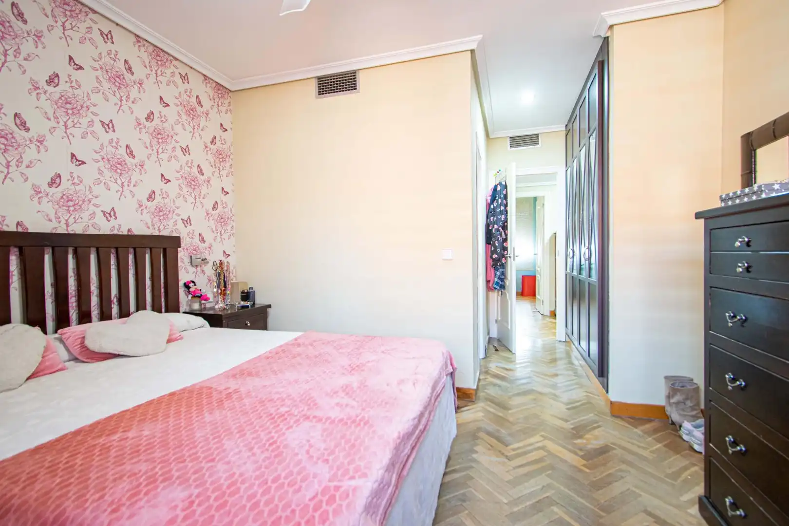Bedroom of Attic for sale in Sevilla  with Air Conditioner, Heating and Parquet flooring