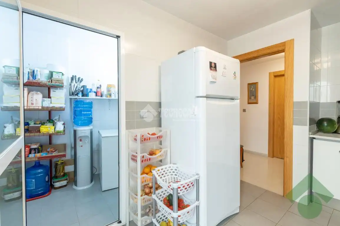 Cocina de Piso en venta en Calicasas