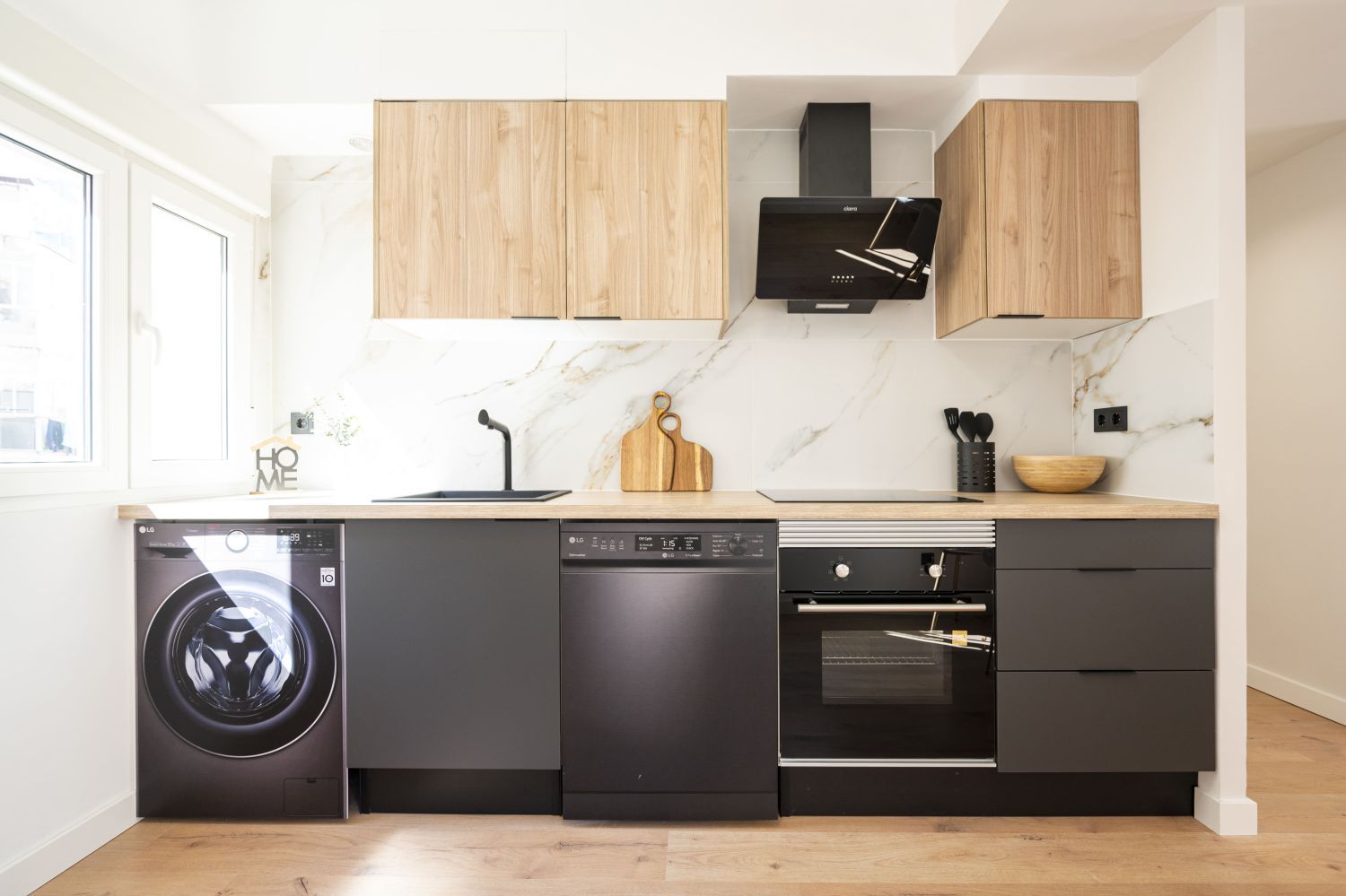 Kitchen of Flat for sale in León Capital   with Heating and Storage room