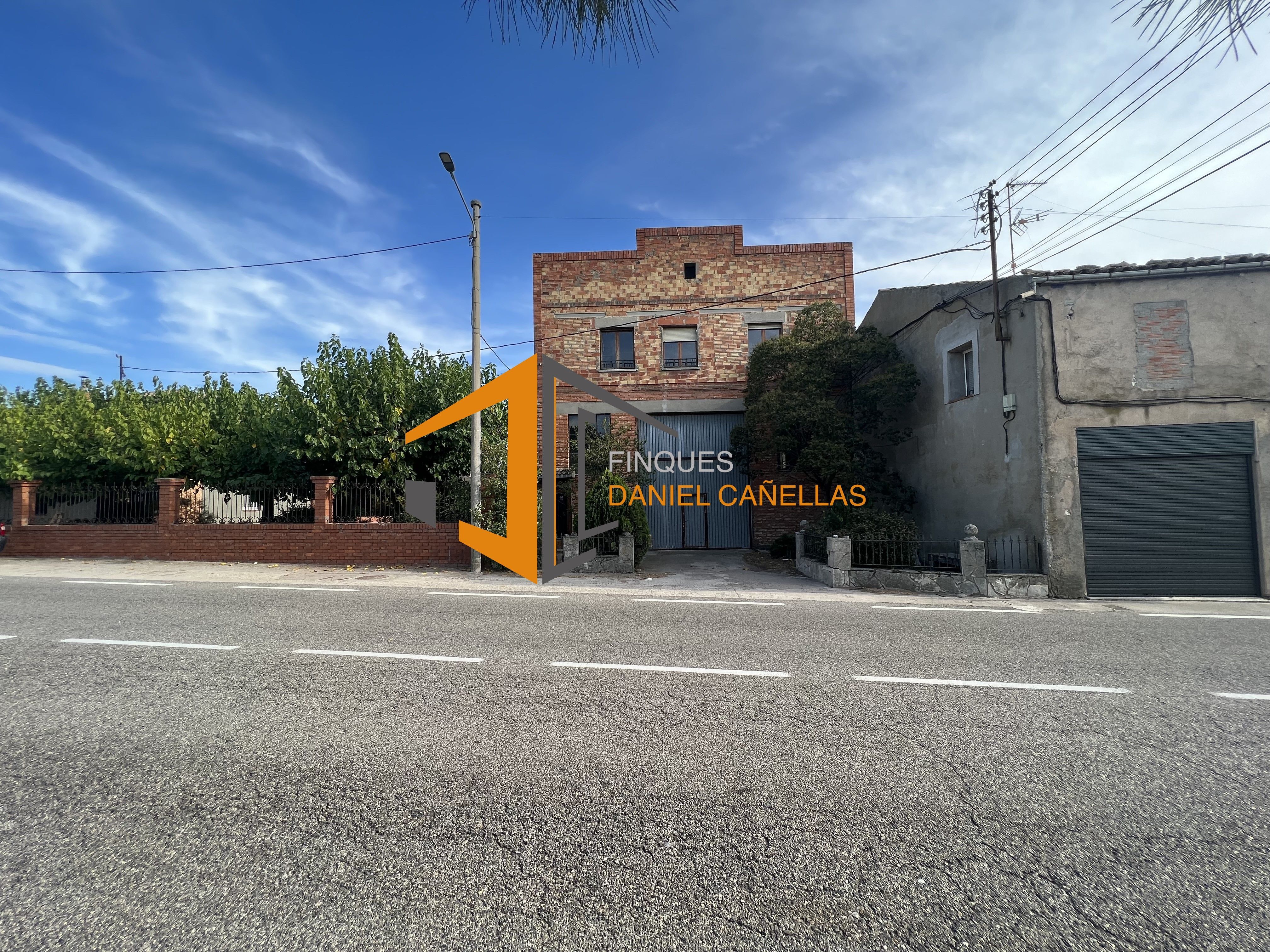 Exterior view of Single-family semi-detached for sale in Sant Ramon  with Air Conditioner, Private garden and Oven
