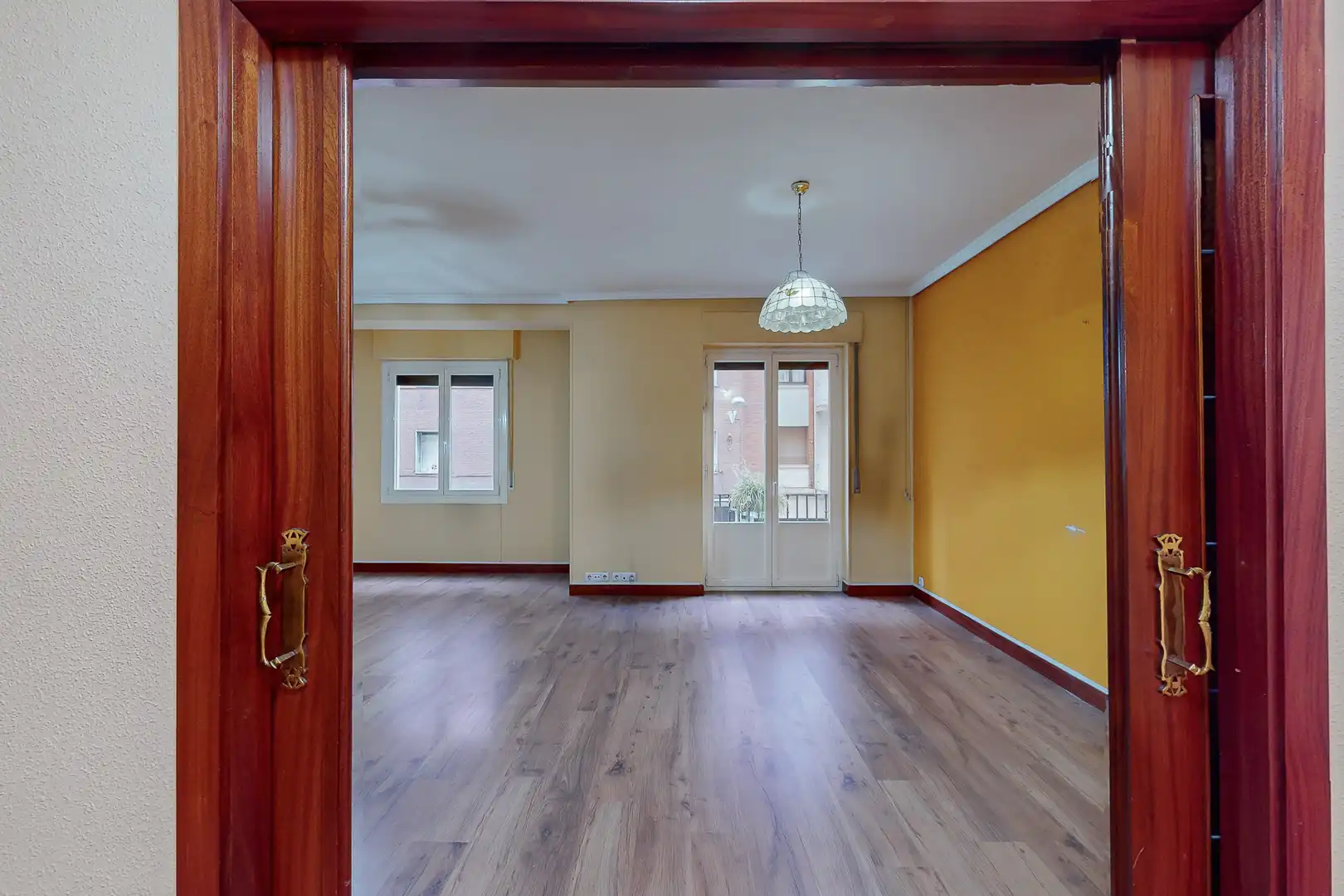 Piso en venta en  Pamplona / Iruña con Calefacción y Balcón