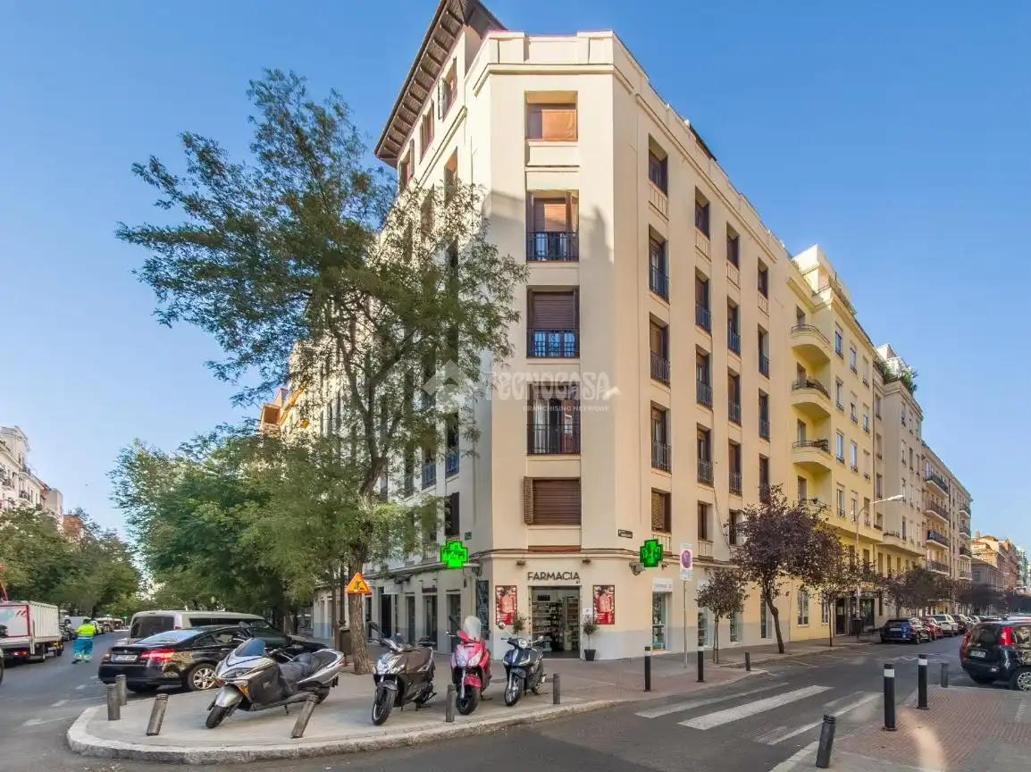 Pis amb ascensor en venda a Donoso cortés 39, imagen 2
