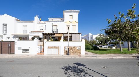 Foto 3 de Casa adosada en venta en Avenida Avenida de Los Geranios, 10, Calahonda - Carchuna, Motril