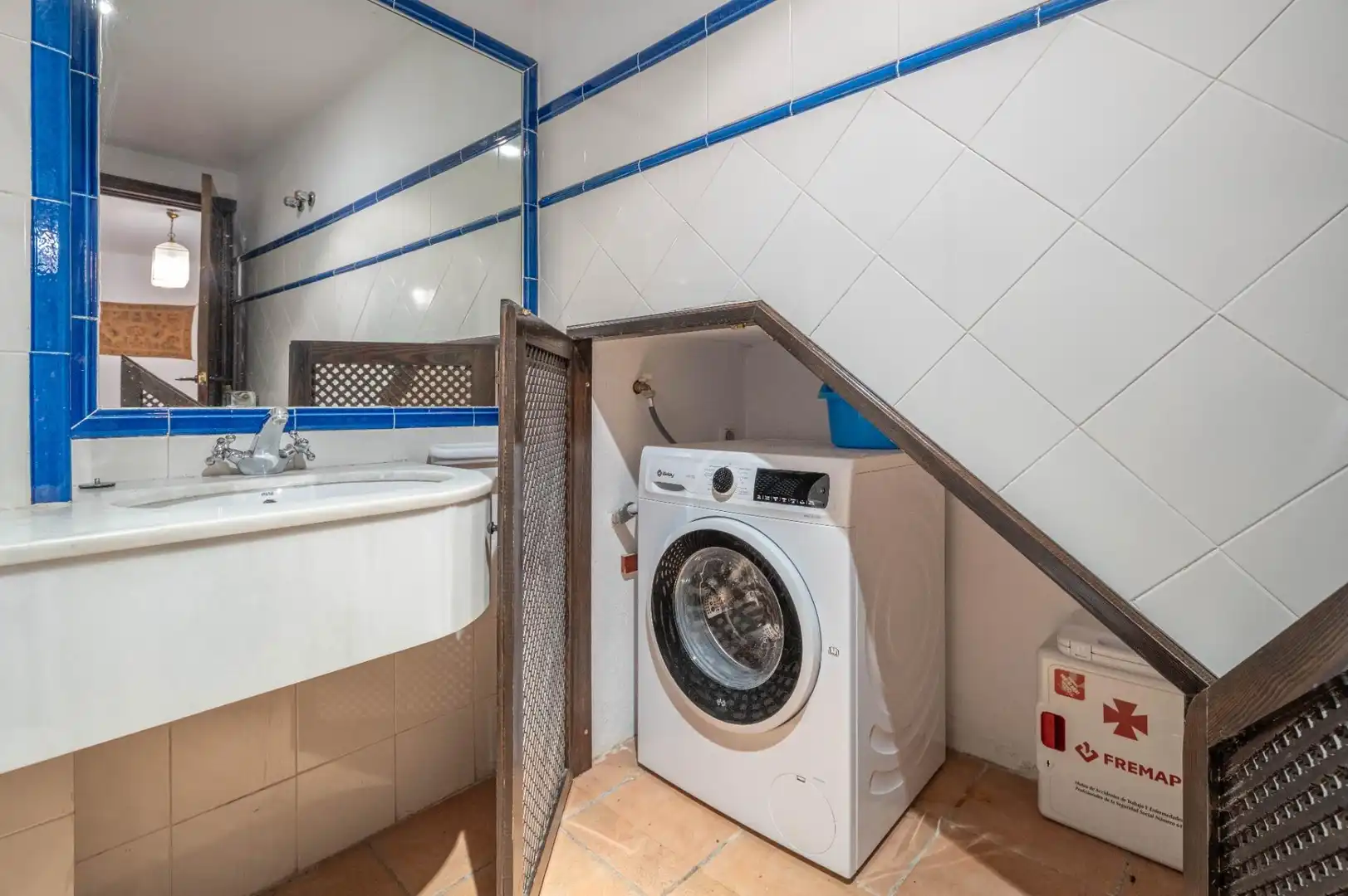 Bathroom of Buildings for sale in Granada