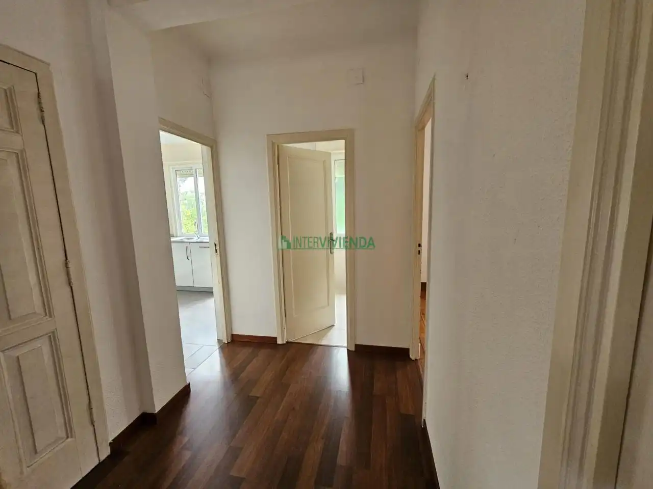 Dormitori de Casa o xalet en venda en Vigo  amb Calefacció, Jardí privat i Parquet