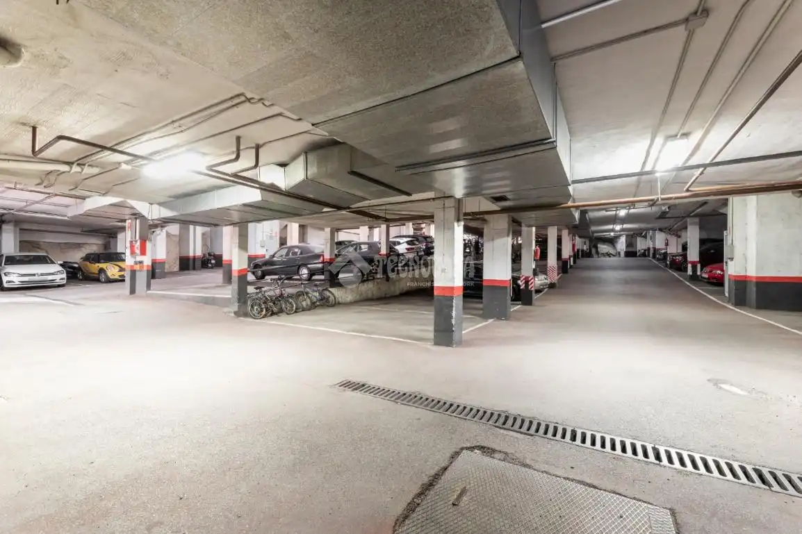 Parking de Piso en venta en Torrelodones con Calefacción, Terraza y Piscina comunitaria