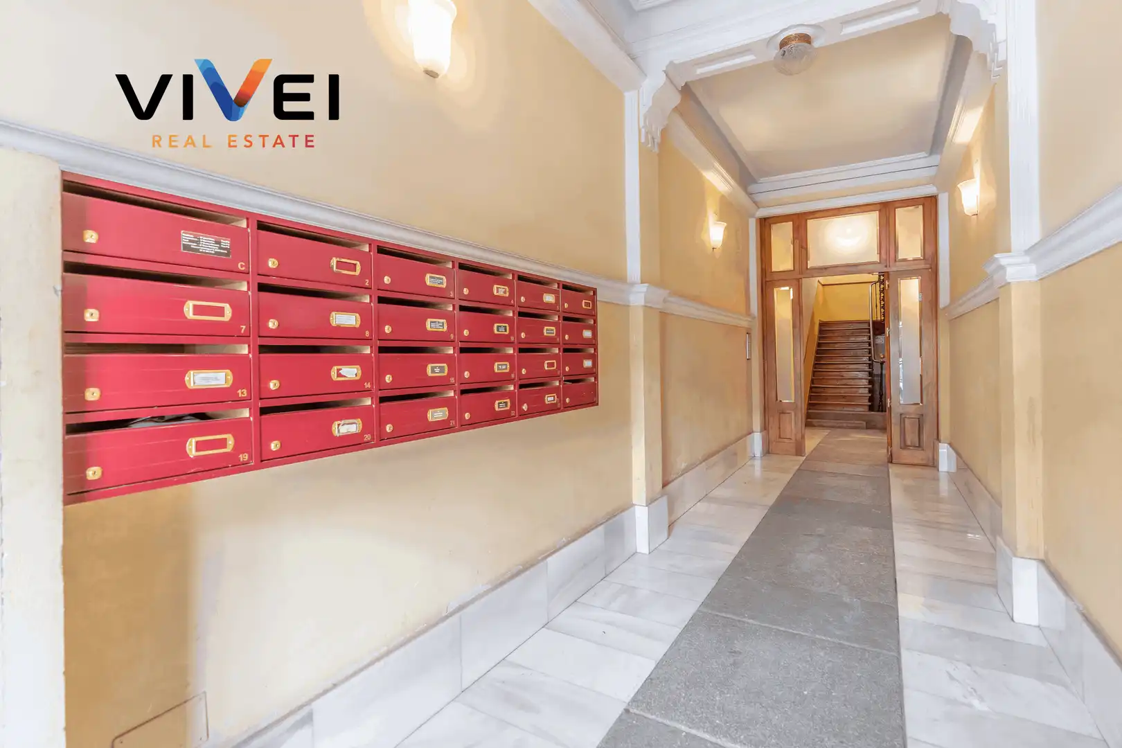 Vista exterior de Piso en venta en Madrid con Calefacción y Balcón