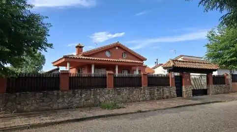 Foto 2 de Casa o xalet en venda a Avenida de la Hispanidad, 35, Torremocha de Jarama, Madrid