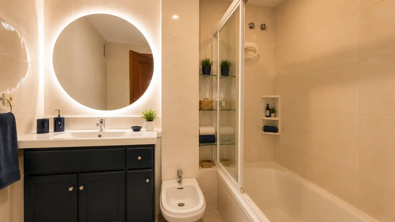 Baño de Piso en venta en Vigo  con Calefacción, Parquet y Trastero