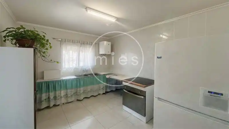 Cuina de Casa o xalet en venda en Turís amb Aire condicionat, Jardí privat i Terrassa