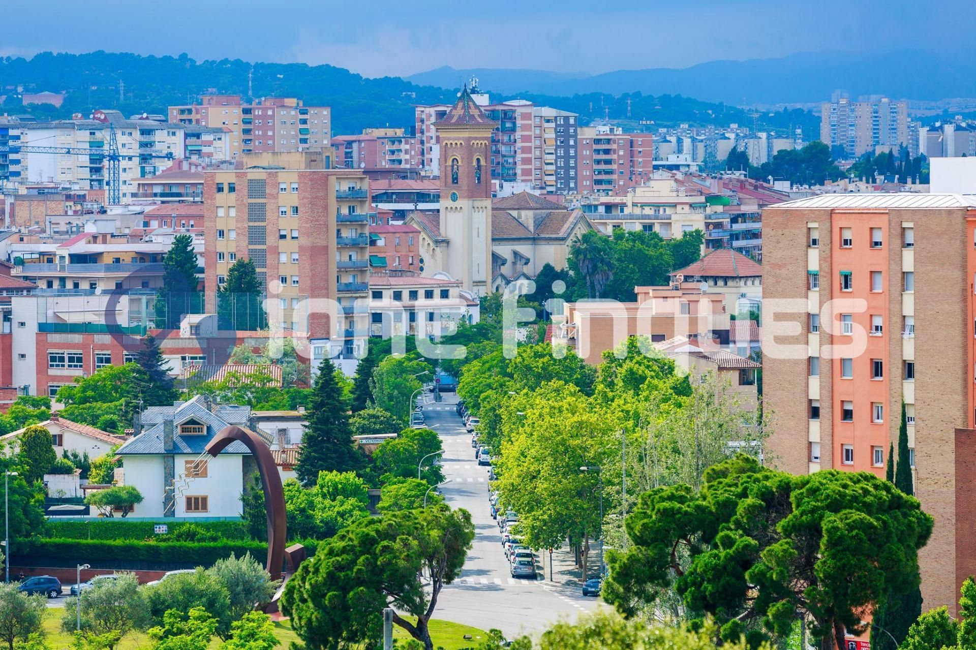 Exterior view of Apartments for sale in Cerdanyola del Vallès  with Heating, Balcony and Internet