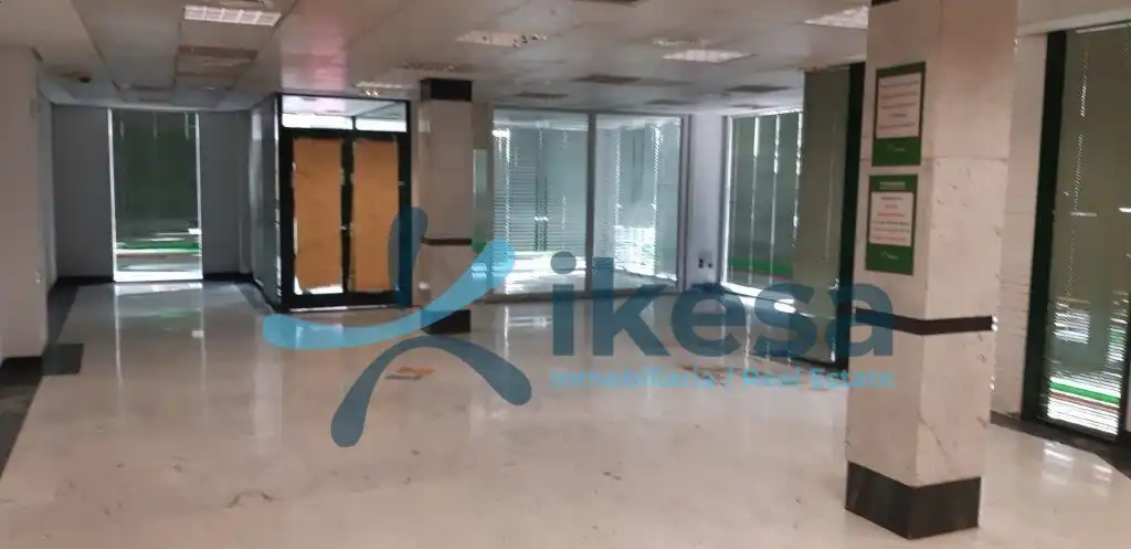 Local en venta en Valdepeñas de Jaén