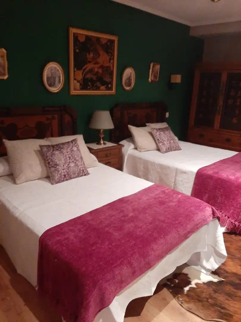 Bedroom of Houses for sale in Puente de Domingo Flórez  with Heating