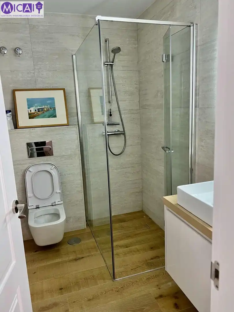 Bathroom of Flat for sale in Cádiz  with Parquet flooring, Terrace and Storage room