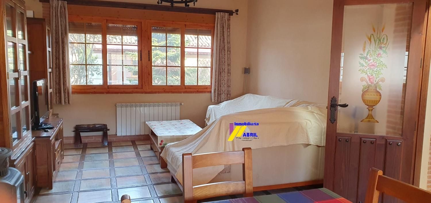 Bedroom of House or chalet for sale in Aldeaquemada  with Heating and Furnished