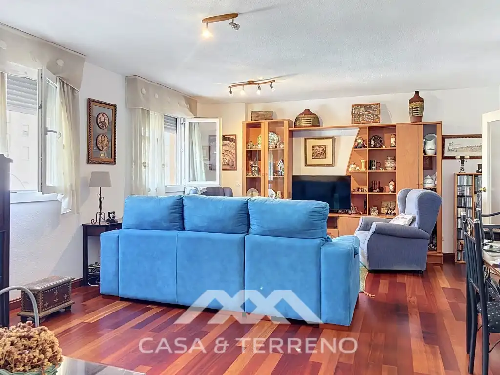 Piso con ascensor en venta en Calle Albacete