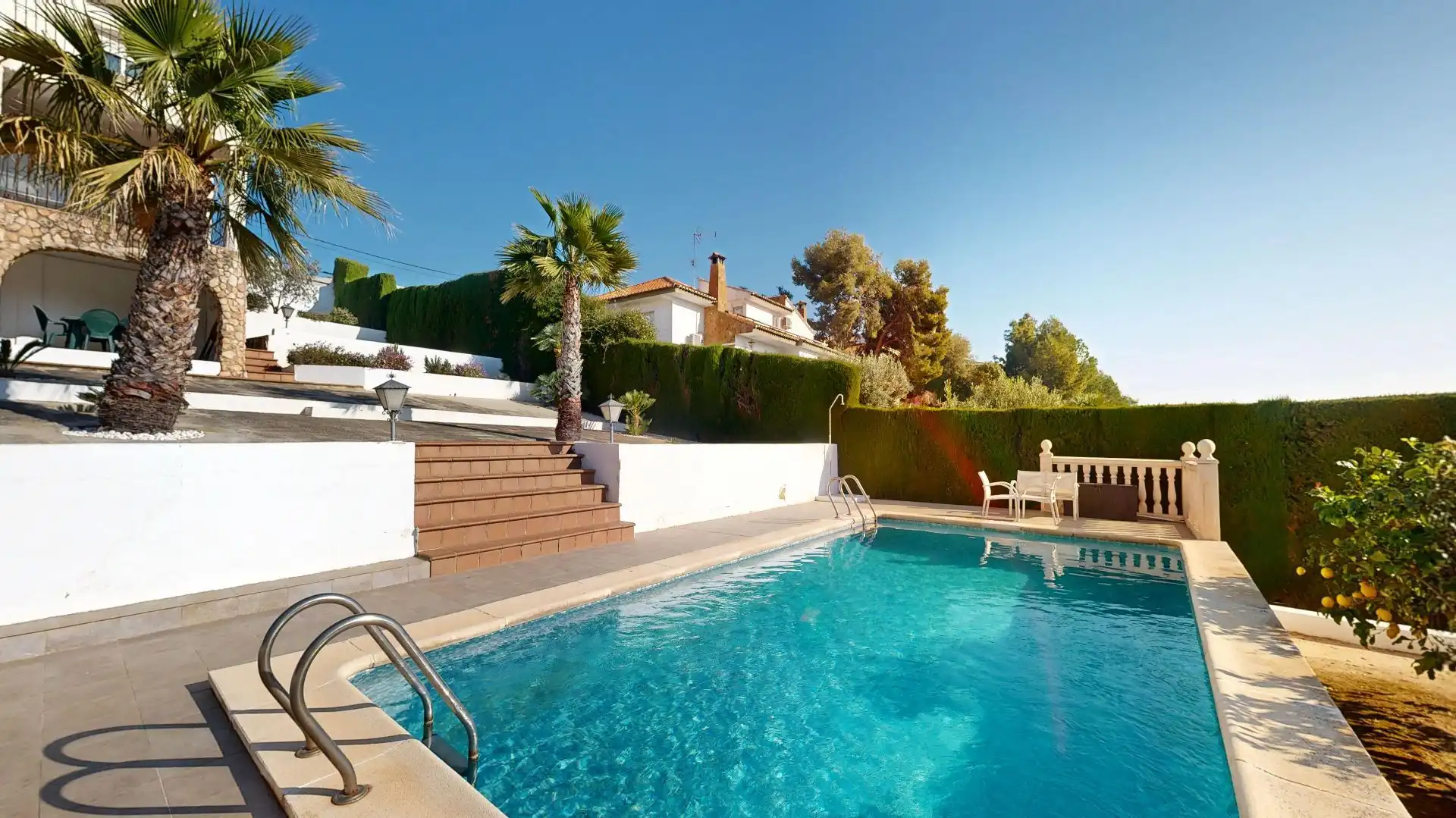 Schwimmbecken von Haus oder Chalet zum Verkauf in Chiva mit Privatgarten und Abstellraum