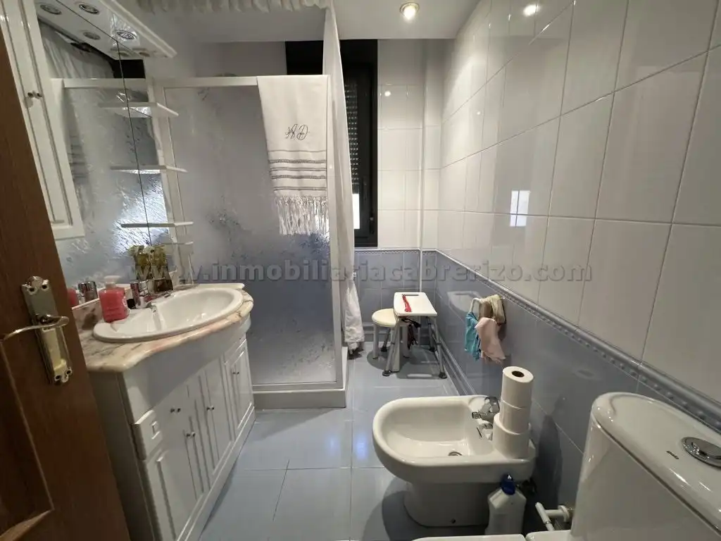 Baño de Piso en venta en  Logroño con Calefacción, Parquet y Terraza