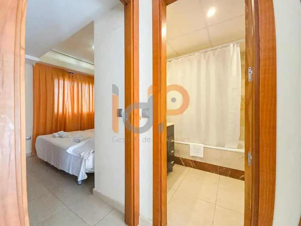 Baño de Apartamento en venta en Vera con Aire acondicionado, Terraza y Amueblado