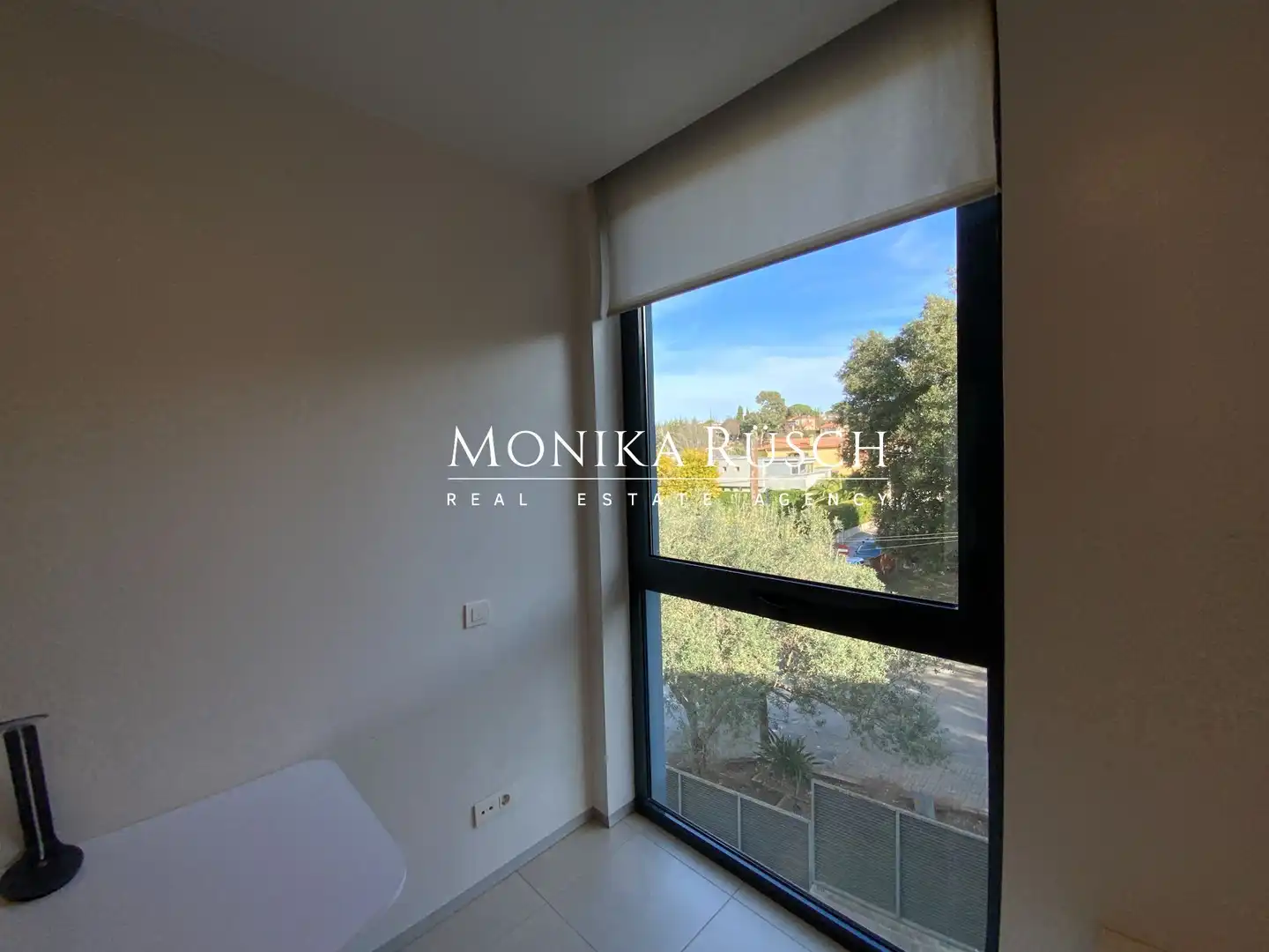 Vista exterior de Casa o xalet en venda en Sant Cugat del Vallès amb Aire condicionat, Calefacció i Jardí privat