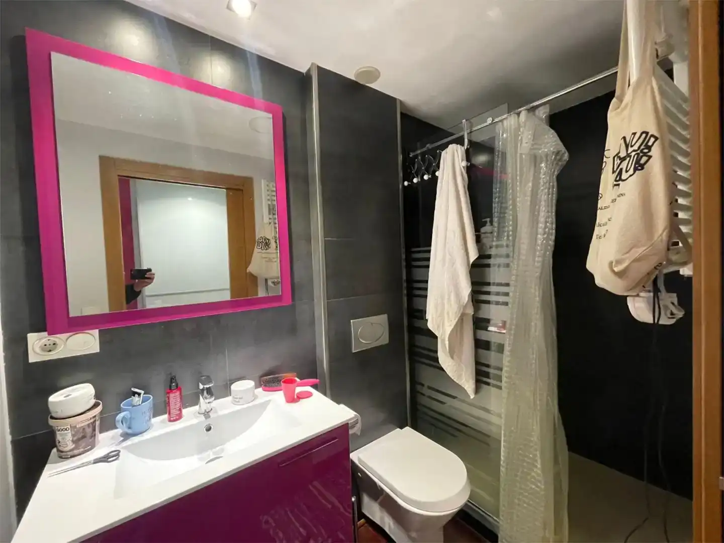Badezimmer von Dachboden zum Verkauf in Oliva mit Balkon
