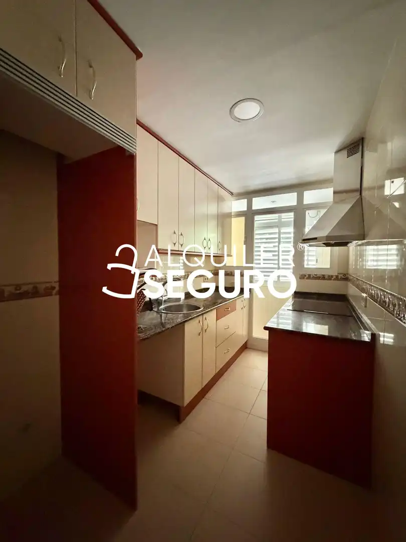 Kitchen of Flat for rent in Majadahonda  with Air Conditioner, Heating and Storage room