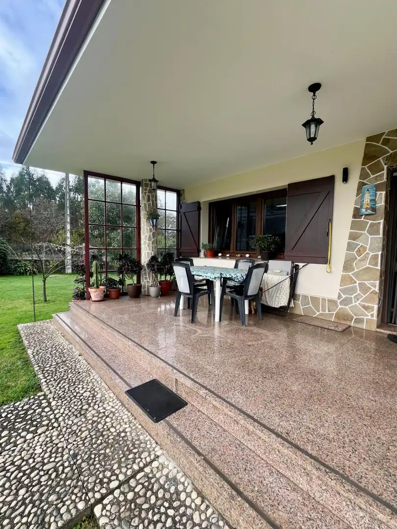Terrassa de Casa o xalet en venda en Carballo amb Calefacció