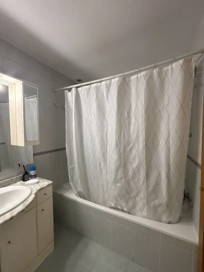 Baño de Piso de alquiler en Sabadell con Calefacción y Amueblado
