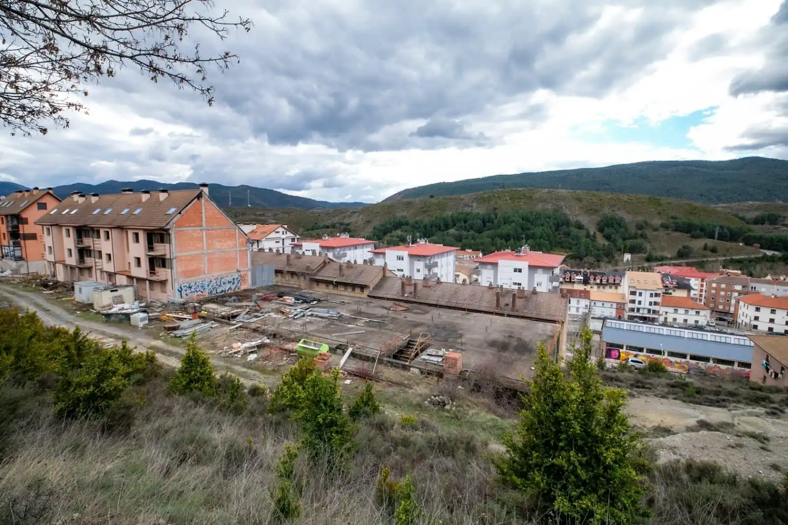 Edificio en venta en Sabiñánigo