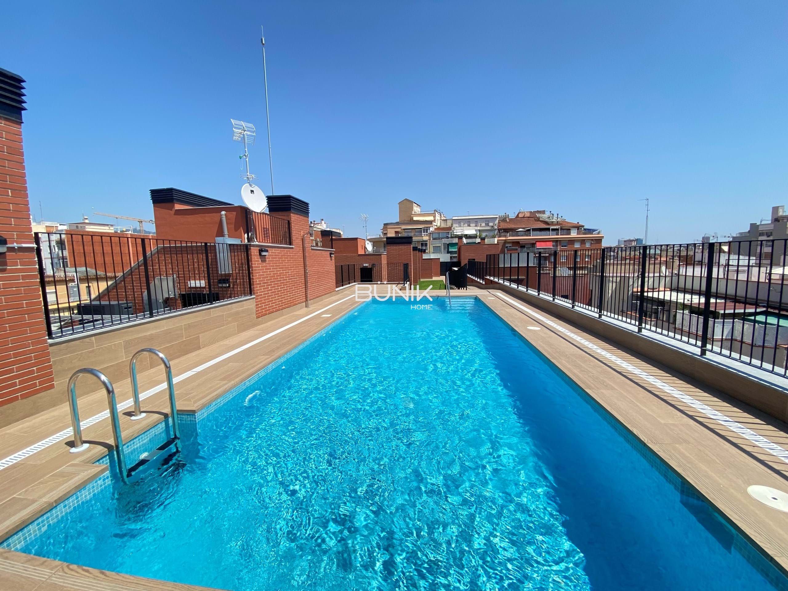Swimming pool of Flat to rent in L'Hospitalet de Llobregat  with Air Conditioner, Terrace and Swimming Pool