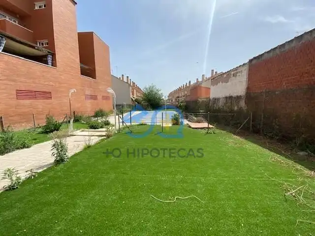 Jardín de Piso en venta en Yuncler con Aire acondicionado, Calefacción y Balcón