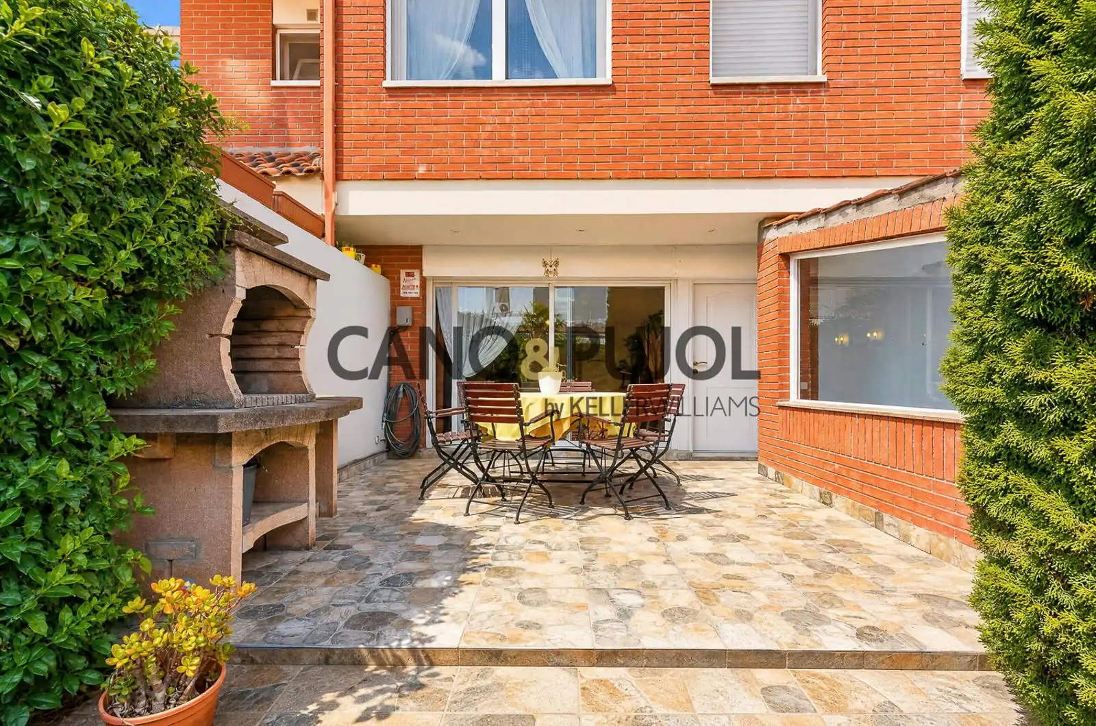 Terraza de Casa adosada de alquiler en Rubí con Aire acondicionado, Calefacción y Jardín privado