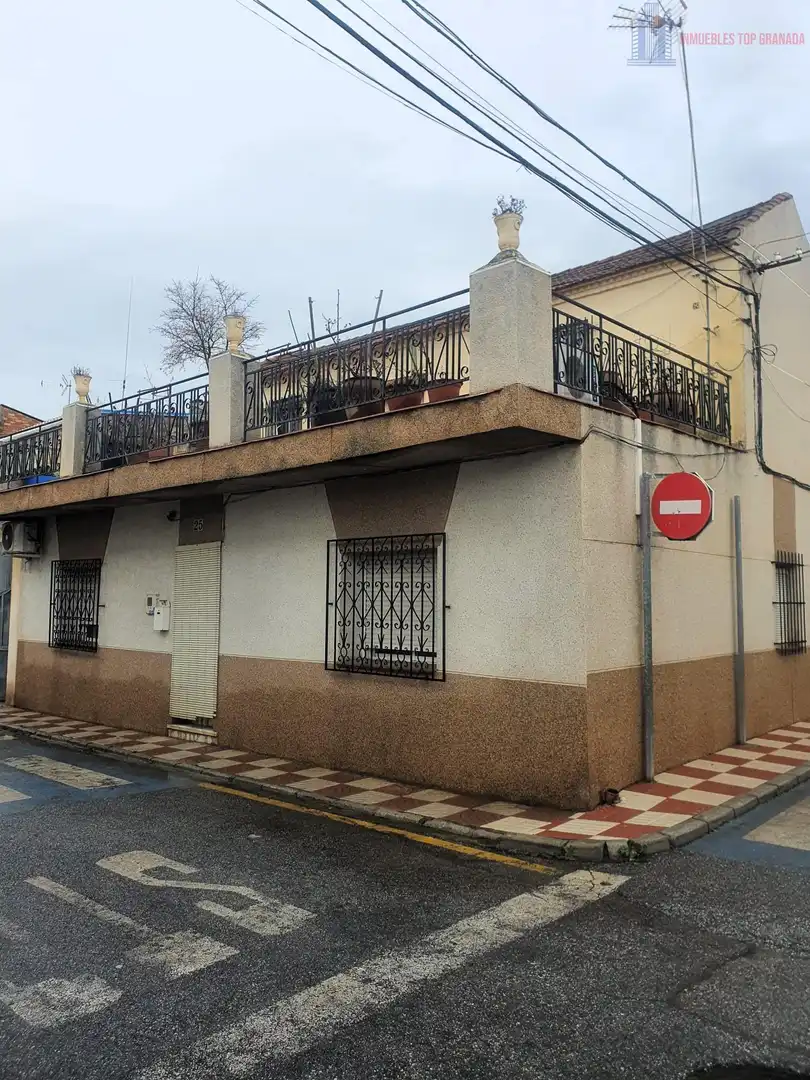 Vista exterior de Casa o chalet en venta en Churriana de la Vega