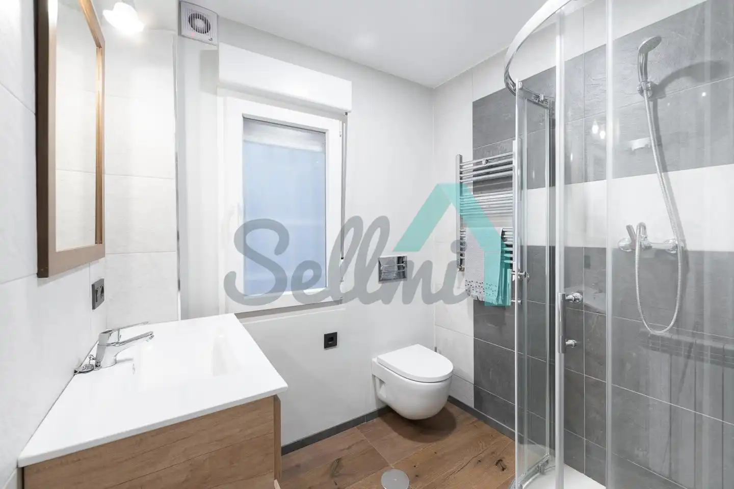 Bathroom of Flat for sale in Gijón   with Heating and Terrace