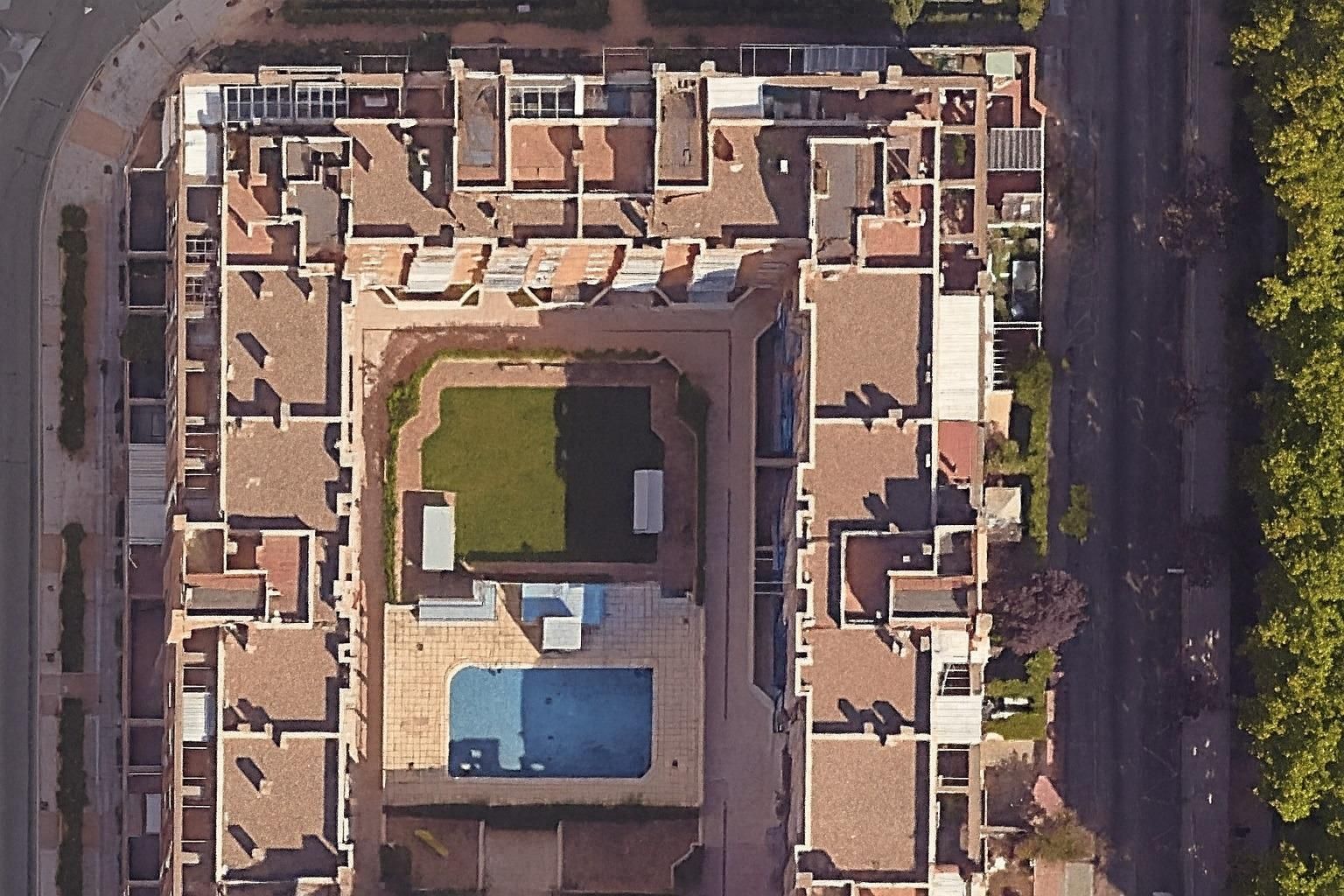 Exterior view of Flat for sale in  Madrid Capital  with Air Conditioner, Storage room and Community pool