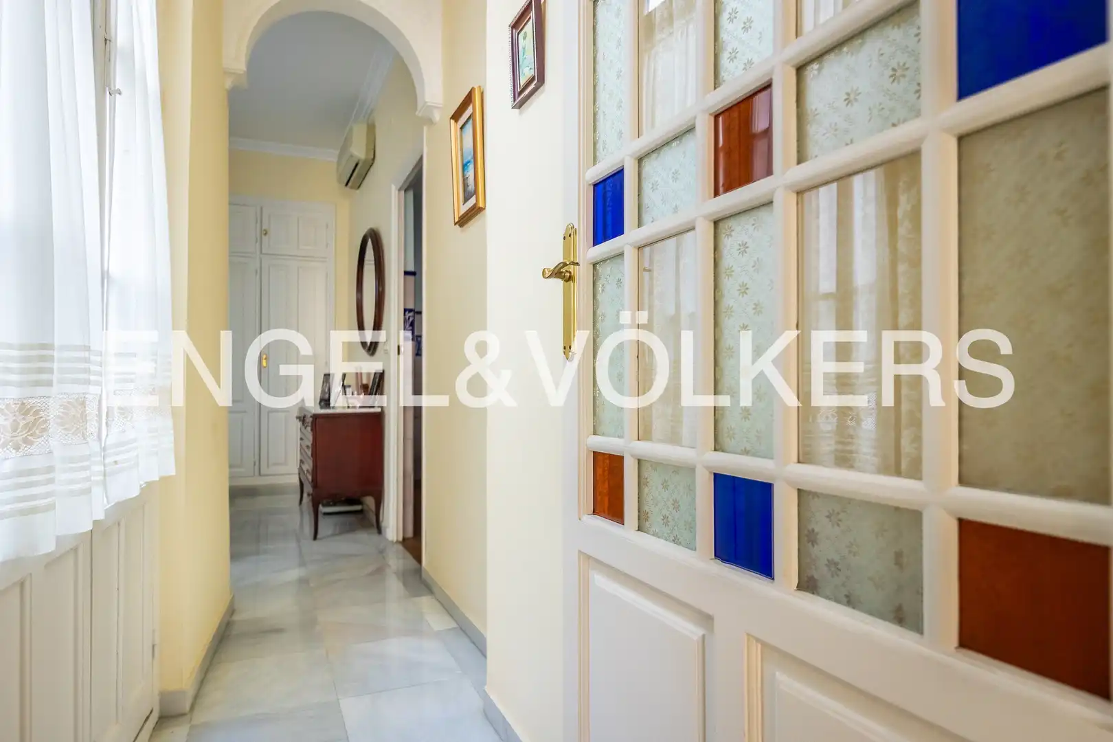 Haus oder Chalet zum Verkauf in Sevilla mit Klimaanlage, Heizung und Balkon