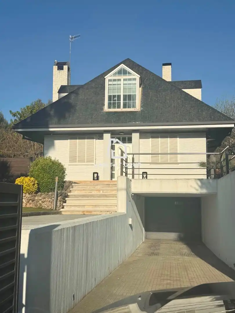 Vista exterior de Casa o chalet en venta en Canovelles con Aire acondicionado, Calefacción y Jardín privado