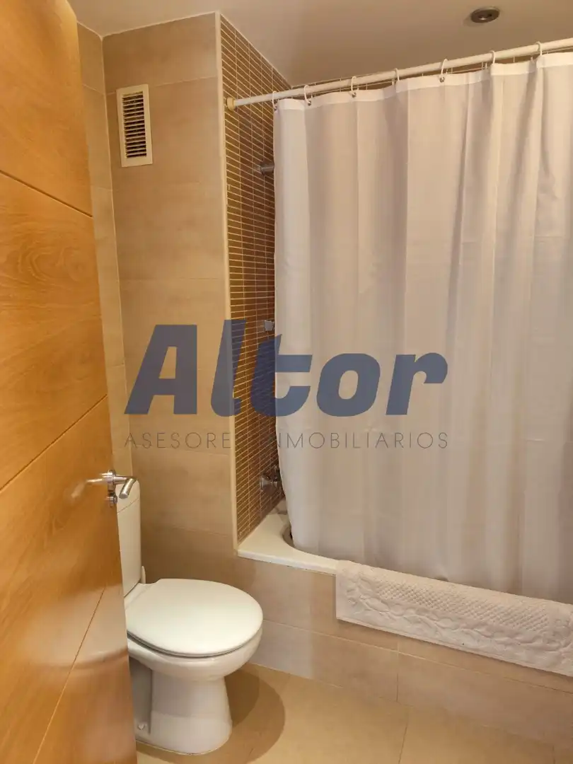 Baño de Piso de alquiler en Madrid con Aire acondicionado, Calefacción y Terraza