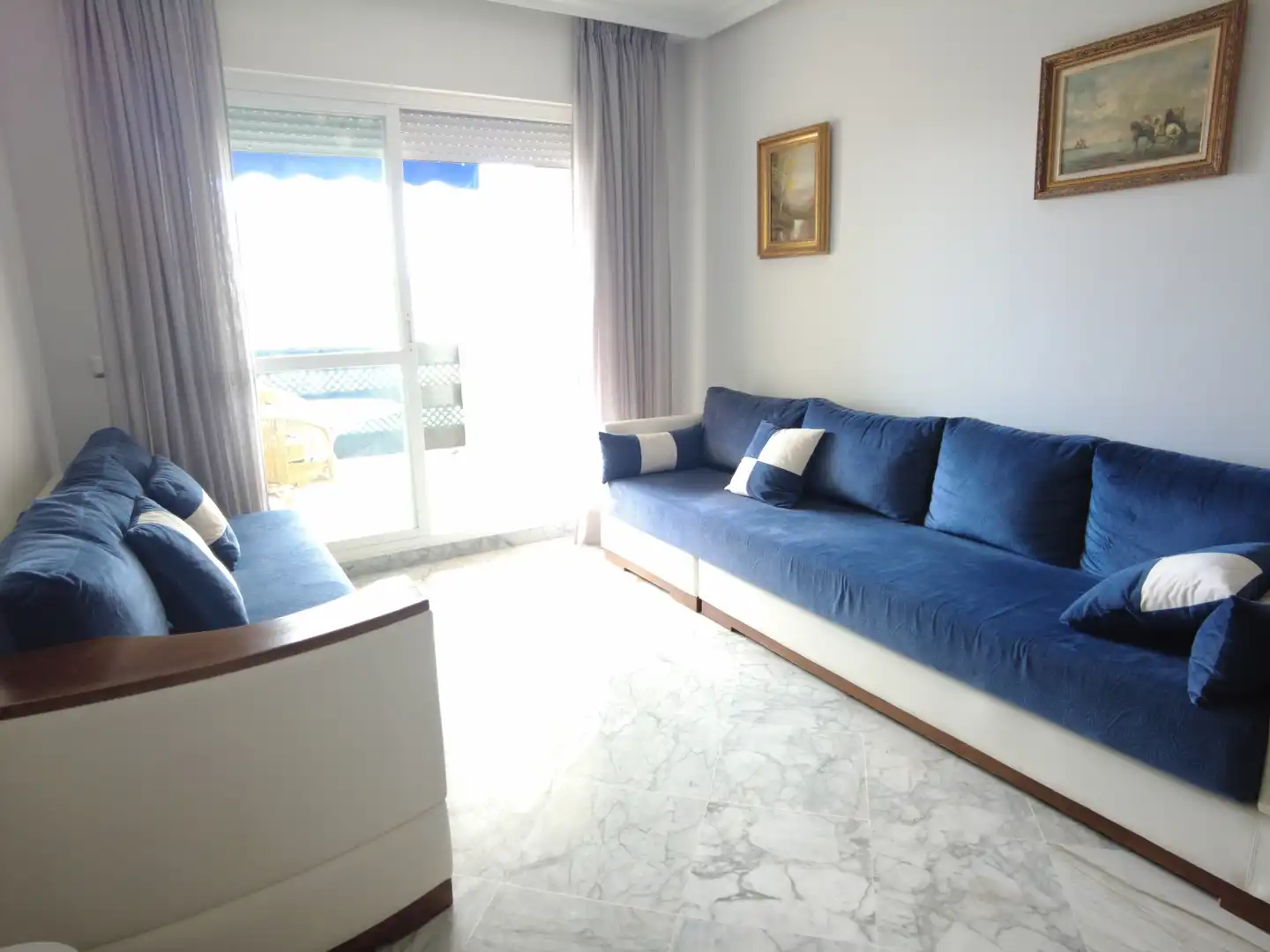 Living room of Flat for sale in Marbella  with Air Conditioner, Heating and Terrace