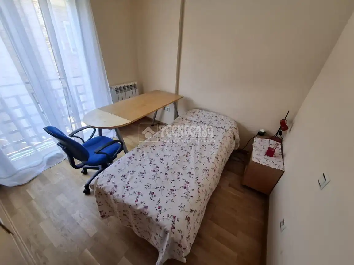 Habitación de Casa adosada en venta en Ávila con Calefacción, Amueblado y Balcón