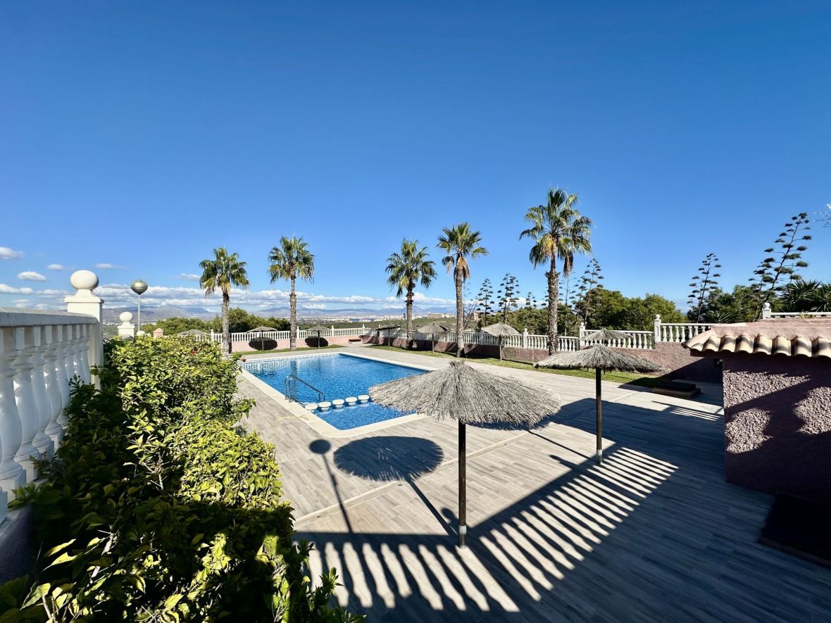 Piscina de Casa o xalet en venda en Santa Pola amb Aire condicionat, Calefacció i Terrassa