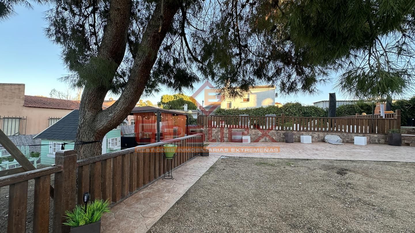 Garden of House or chalet for sale in Almendralejo  with Air Conditioner, Terrace and Community pool