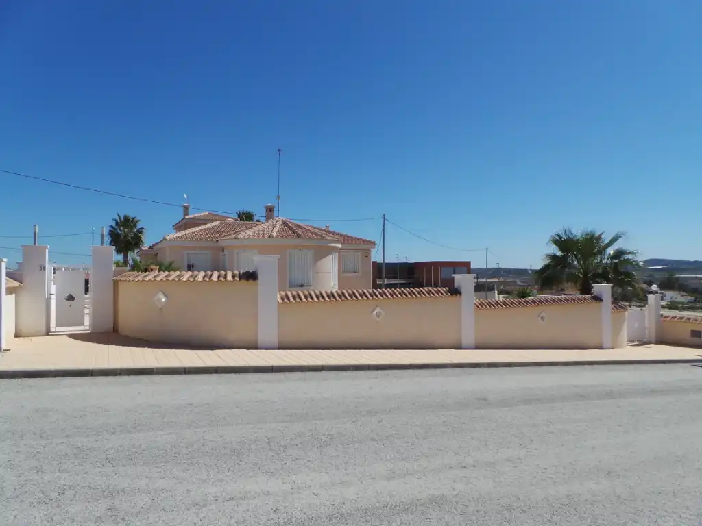 Vista exterior de Pis en venda en Orihuela