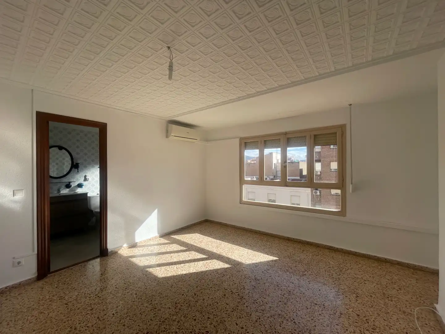 Flat for rent in Calle Fray Luis de Granada, 25, Plaza Castelar - Mercado Central