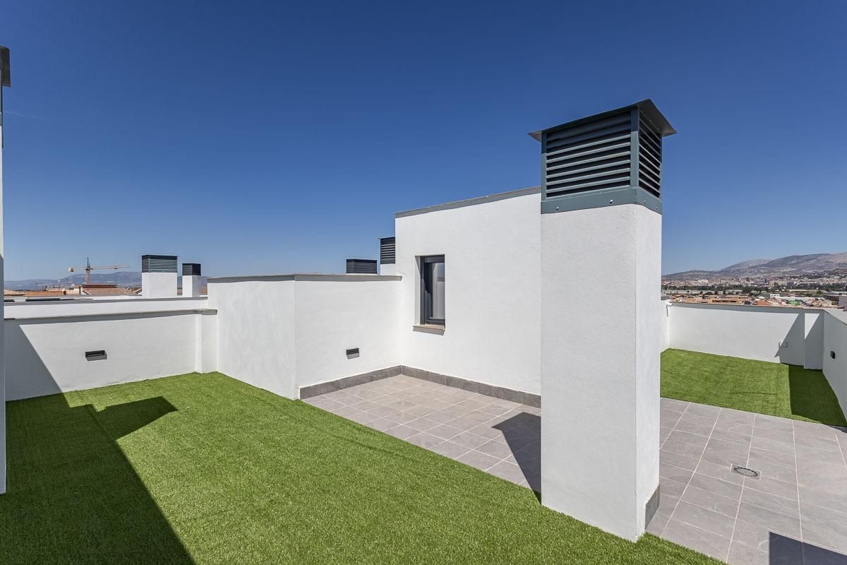 Attic for sale in Poniente