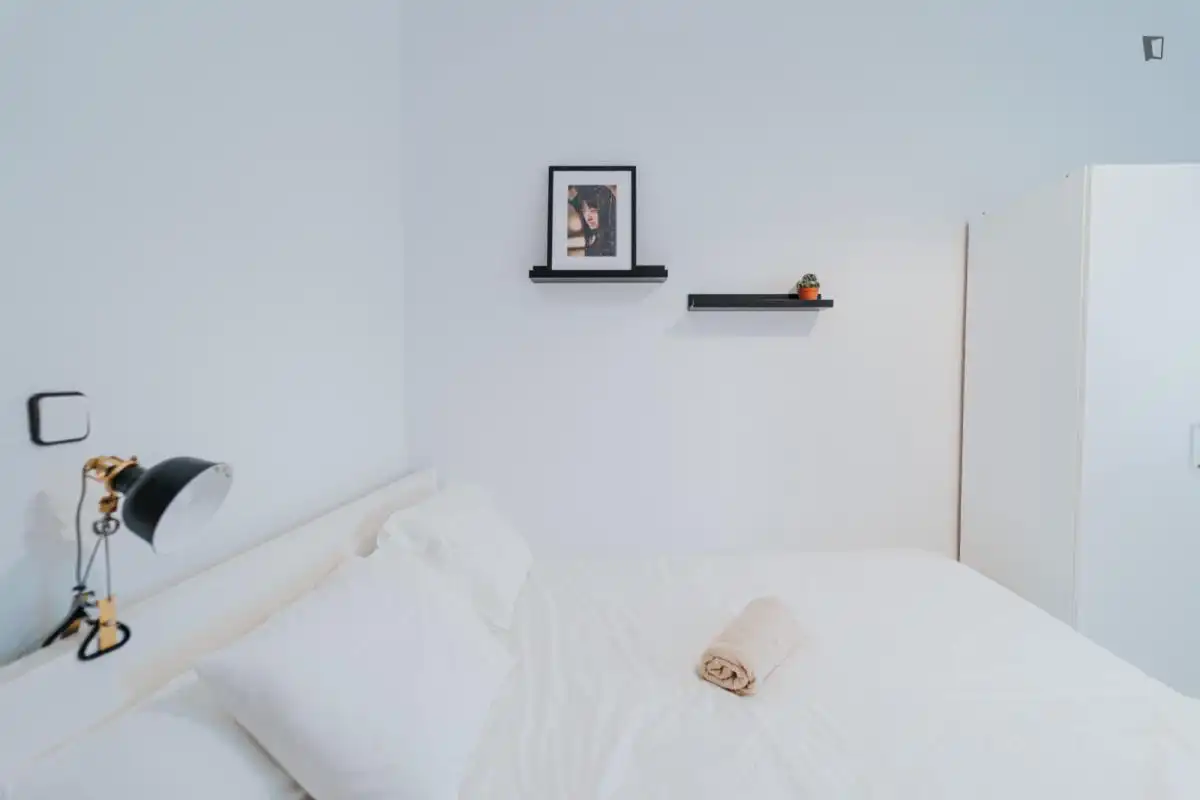 Bedroom of Apartments for share in Madrid  with Furnished, Oven and Washing machine