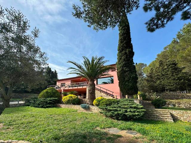 Casa-chalet en Venta en cami del semafor en Begur pueblo
