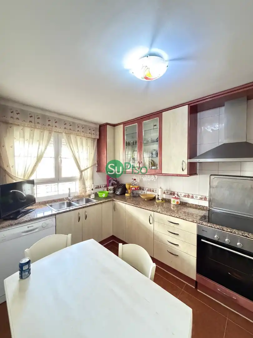Detached house with garden for sale in Avenida Rufino Rubio 10, imagen 3