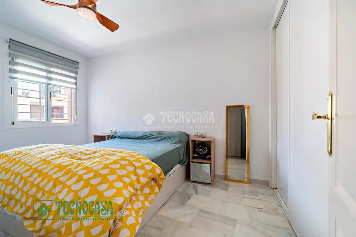 Habitación de Piso en venta en Roquetas de Mar con Aire acondicionado, Terraza y Amueblado